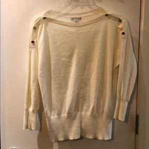 Gap cream colored sweater